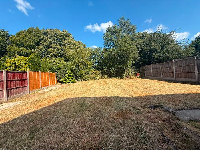 3 Bedroom Link Detached House To Rent In Eastcroft Road, Wolverhampton, WV4