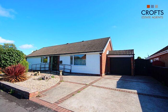 2 Bedroom Detached Bungalow For Sale In Weston Grove, Immingham, DN40