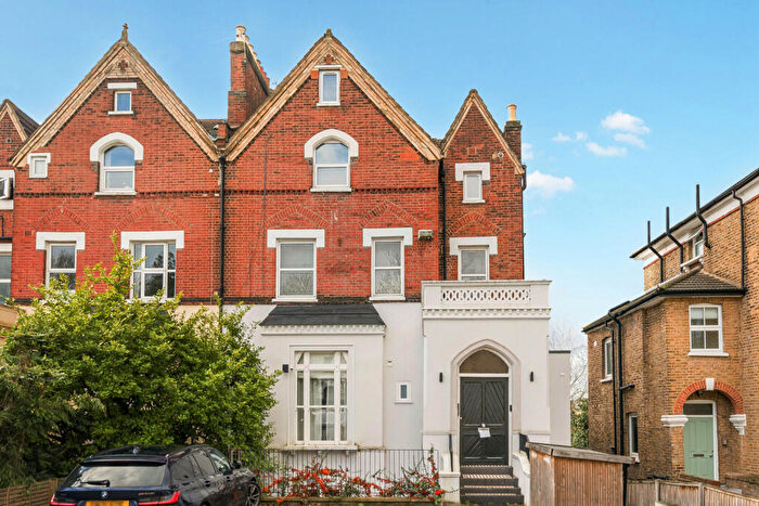 2 Bedroom Apartment For Sale In Wood Vale, London, SE23