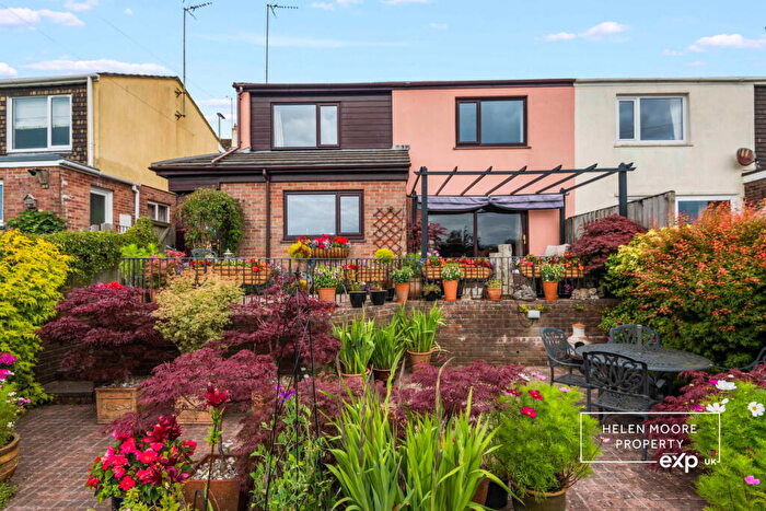 3 Bedroom Semi-Detached House For Sale In Seldons Close, Ugborough, Devon, PL21