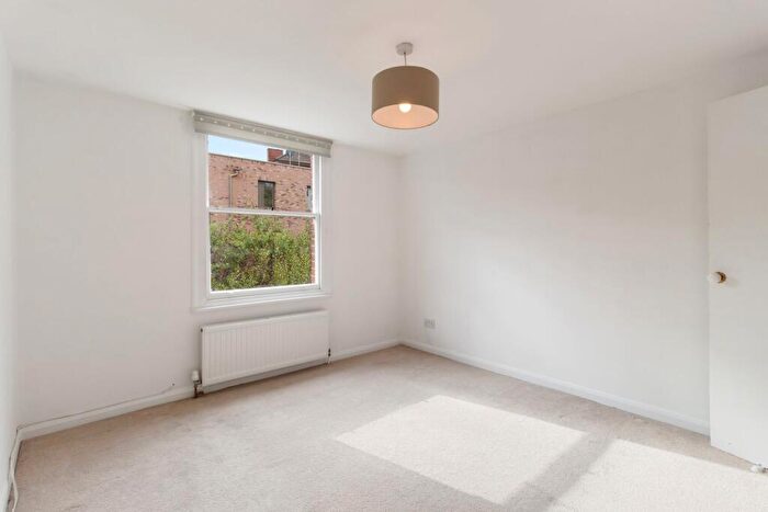 1 Bedroom Flat To Rent In Birnam Road, London, N4