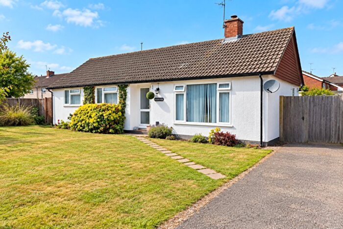 4 Bedroom Bungalow For Sale In Cecil Crescent, Hatfield, AL10