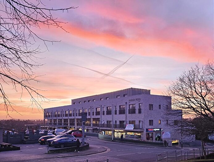 2 Bedroom Flat To Rent In Lakeside, Cardiff, Glamorgan, CF23