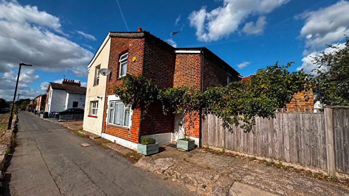 2 Bedroom Semi-Detached House For Sale In Bulls Bridge Road, Southall, UB2