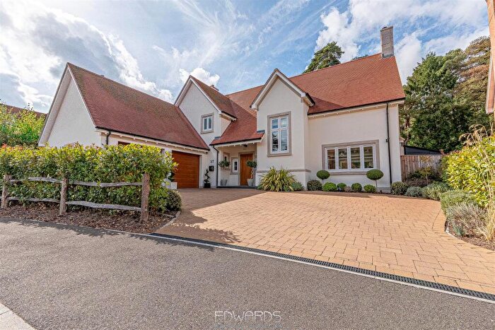 4 Bedroom Detached House For Sale In Badgers Walk, Ferndown, BH22