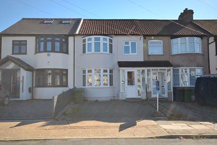 3 Bedroom Terraced House To Rent In Seymer Road, Romford, RM1