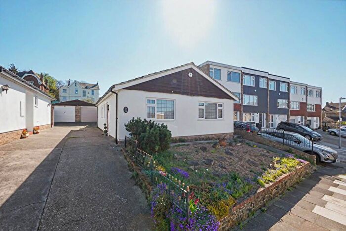 2 Bedroom Detached Bungalow For Sale In Elmfield Close, Gravesend, DA11