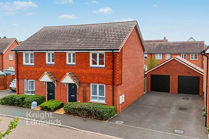3 Bedroom Semi-Detached House For Sale In Baker Road, Maidstone, ME17