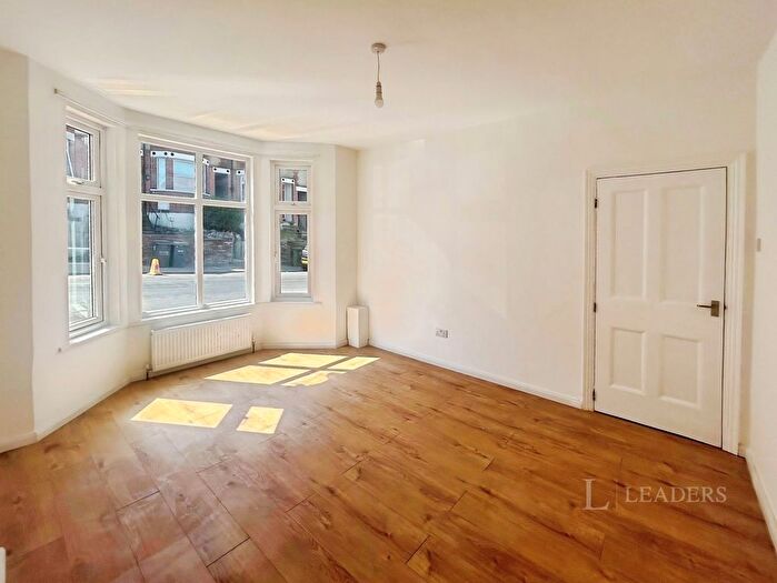 3 Bedroom Property To Rent In Russell Rise, Luton, Bedfordshire, LU1