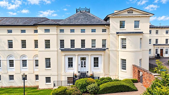 2 Bedroom Flat For Sale In The Crescent, Gloucester, GL1