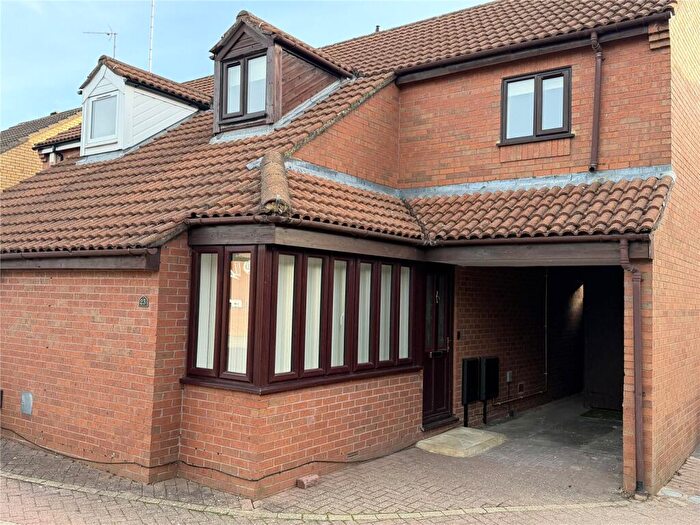 3 Bedroom Semi-Detached House To Rent In Hunsbury Green, West Hunsbury, Northampton, NN4