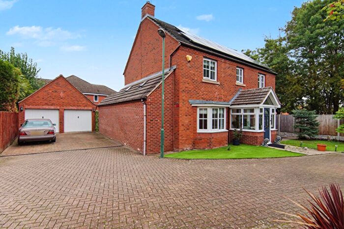 4 Bedroom Detached House For Sale In Ten Shilling Drive, Coventry, CV4