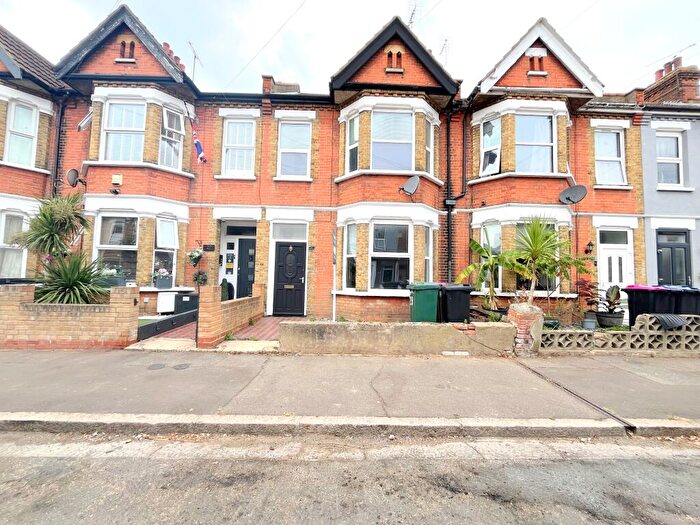 3 Bedroom Terraced House To Rent In Moseley Street, Southend-on-sea, SS2