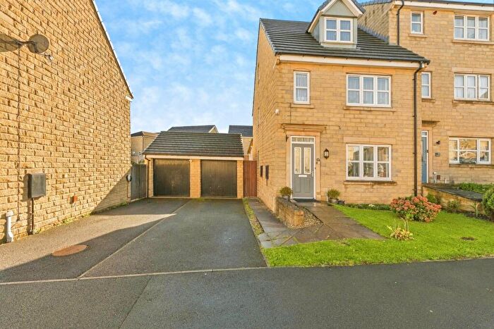 4 Bedroom Semi-Detached House For Sale In Mill Race Lane, Laisterdyke, Bradford, BD4