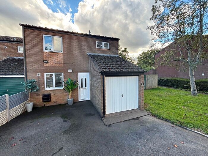 3 Bedroom Semi-Detached House For Sale In Dinthill, Hollinswood, Telford, Shropshire, TF3