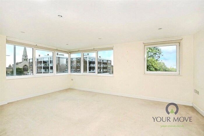 2 Bedroom Flat For Sale In Lamberts Road, Surbiton, KT5