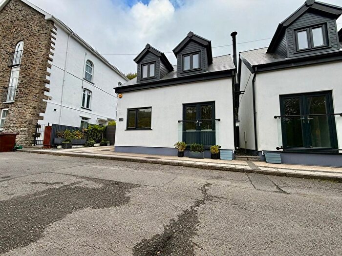 2 Bedroom Detached House For Sale In Chapel Street, Deri, CF81