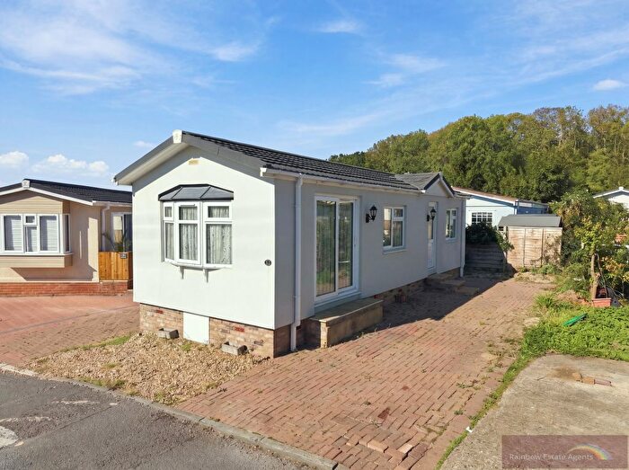 1 Bedroom Mobile/park Home For Sale In Galley Hill, Waltham Abbey, EN9