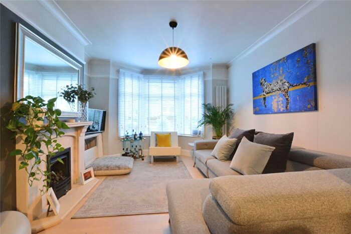 4 Bedroom Terraced House To Rent In Plum Lane, London, SE18