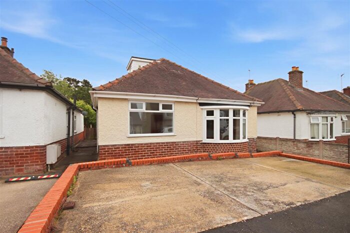 3 Bedroom Detached Bungalow For Sale In Smithfield Avenue, Hasland, Chesterfield, S41