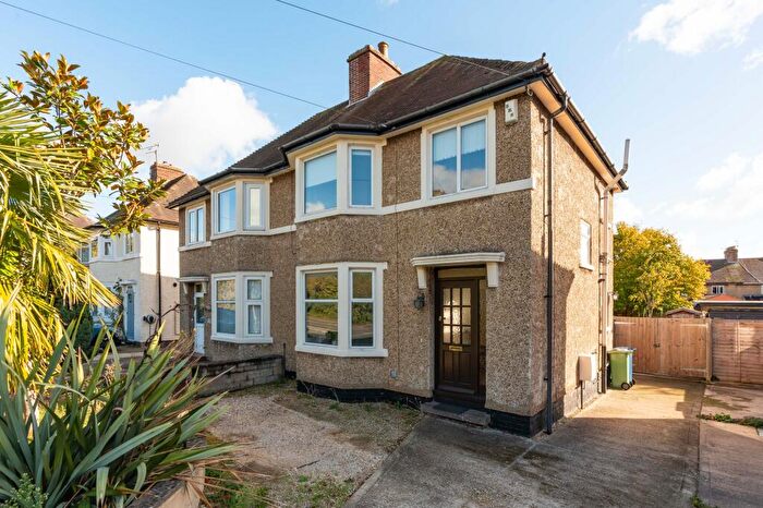 3 Bedroom Semi-Detached House For Sale In Hollow Way, Cowley, OX4