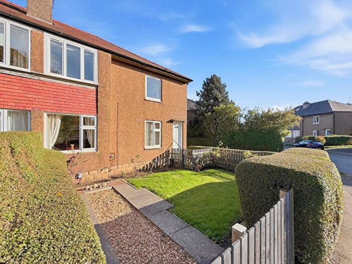 3 Bedroom Flat For Sale In Broomhall Avenue, Carrick Knowe, Edinburgh, EH12