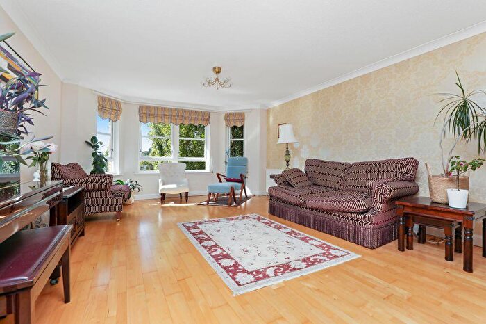 3 Bedroom Flat For Sale In / Wyvern Park, Grange, Edinburgh, EH9
