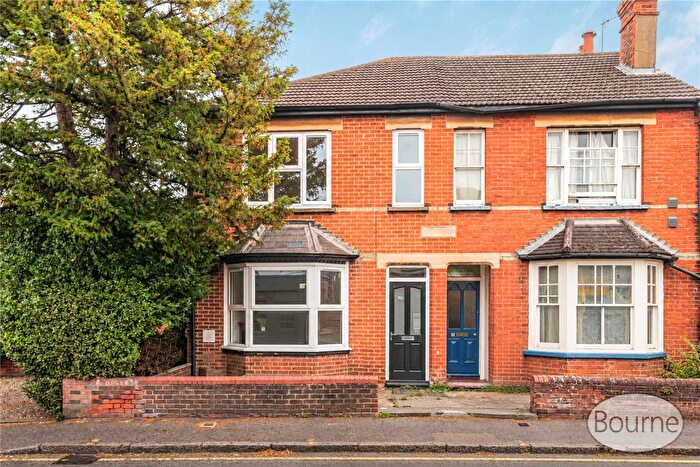 3 Bedroom Semi-Detached House For Sale In Stoke Road, Guildford, Surrey, GU1