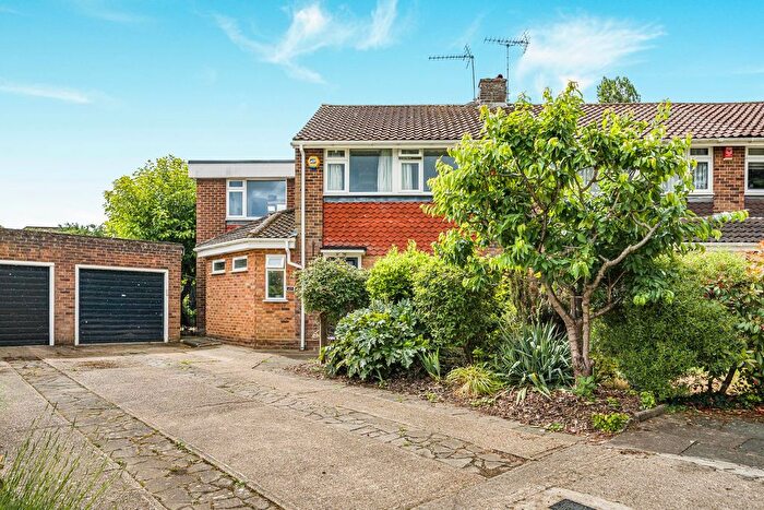 4 Bedroom Semi-Detached House For Sale In Durrell Way, Shepperton, TW17