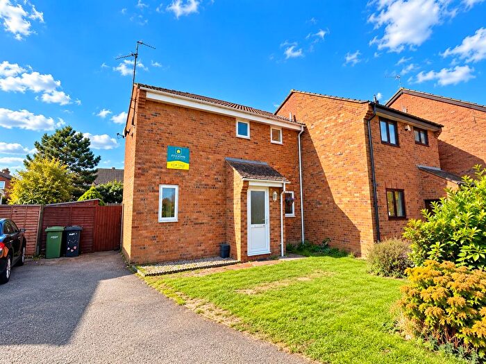 2 Bedroom Semi-Detached House For Sale In Hawkshead Way, Peterborough, PE4