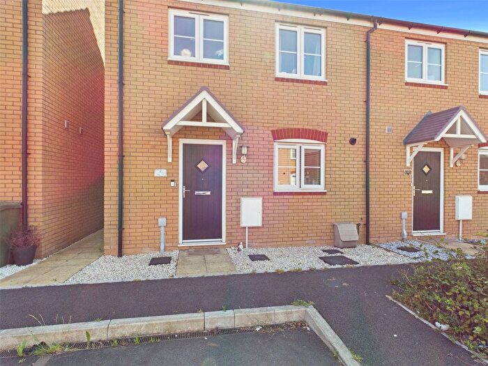 3 Bedroom End Of Terrace House For Sale In Rudge Close, Hardwicke, Gloucester, Gloucestershire, GL2