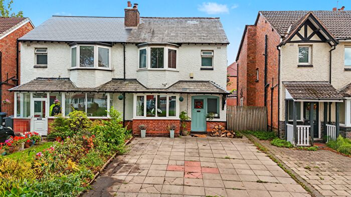 3 Bedroom Semi-Detached House For Sale In Highfield Road, Hall Green, Birmingham, B28