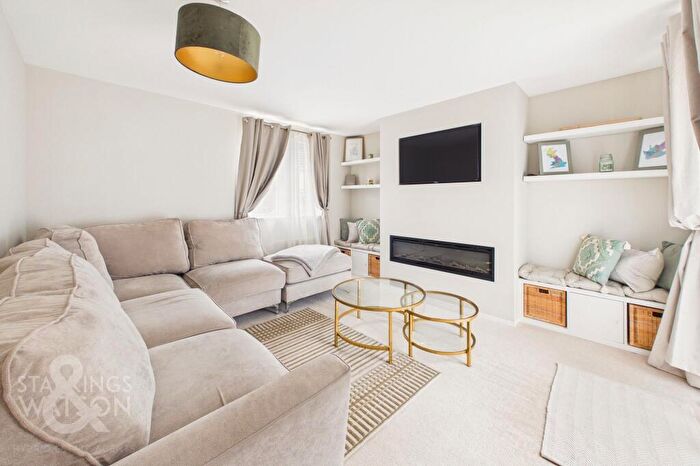 4 Bedroom Detached House For Sale In Poethlyn Drive, Queens Hill, Norwich, NR8