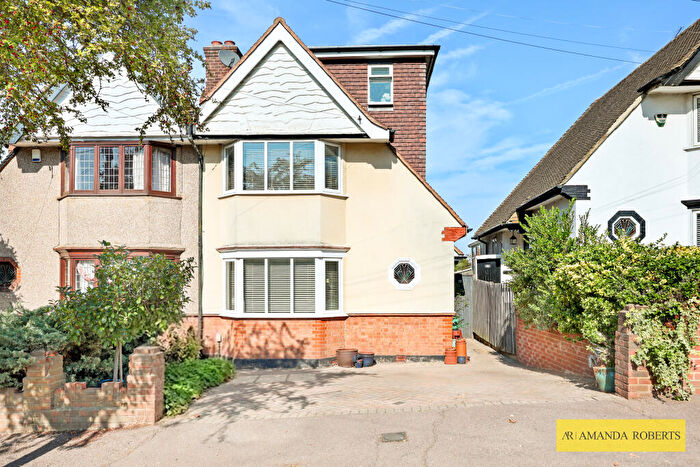 3 Bedroom Semi-Detached House For Sale In Heriot Avenue, Chingford, Waltham Forest, E4