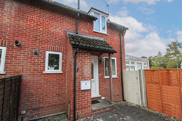 1 Bedroom Terraced House For Sale In Earlsbourne, Church Crookham, GU52