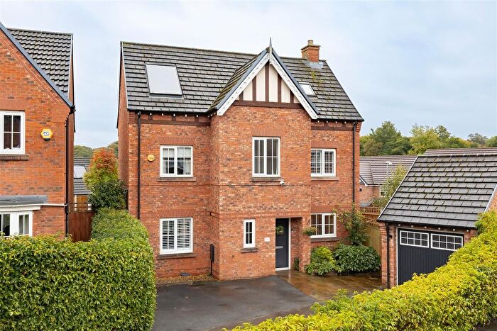 5 Bedroom Detached House For Sale In Shireburne Drive, Chorley, PR7