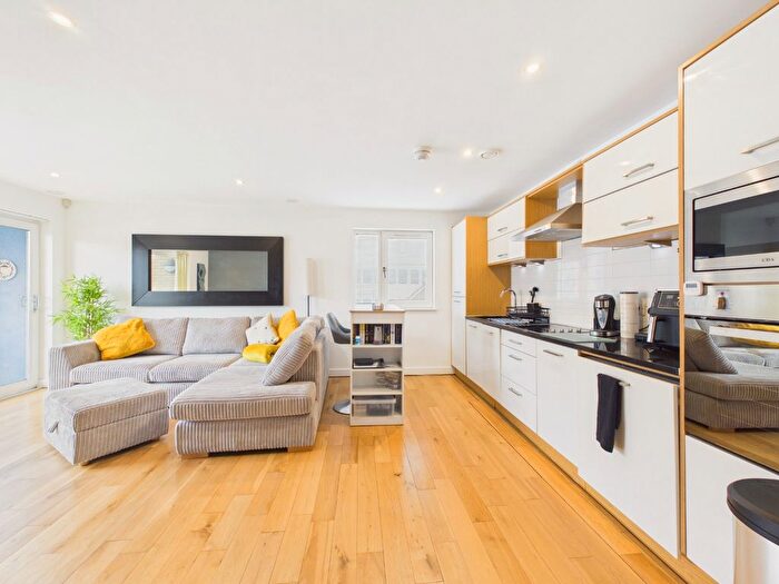 1 Bedroom Flat For Sale In Dock Street, Hull, HU1
