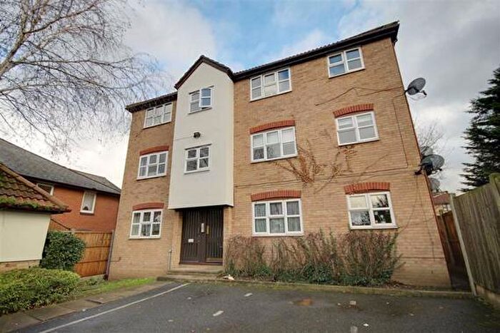 2 Bedroom Flat For Sale In Wrights Close, Dagenham, RM10