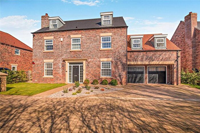 6 Bedroom Detached House For Sale In Woodland Close, Wetherby, West Yorkshire, LS22