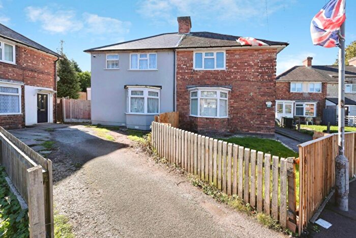 4 Bedroom Semi-Detached House For Sale In Halsbury Grove, Birmingham, West Midlands, B44