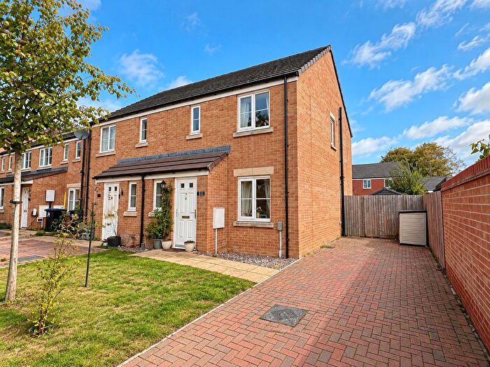 3 Bedroom Semi-Detached House For Sale In Aviary Row, Northampton, NN2