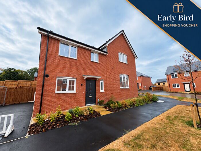 3 Bedroom Semi-Detached House To Rent In Constantine Way, Mansfield, NG18
