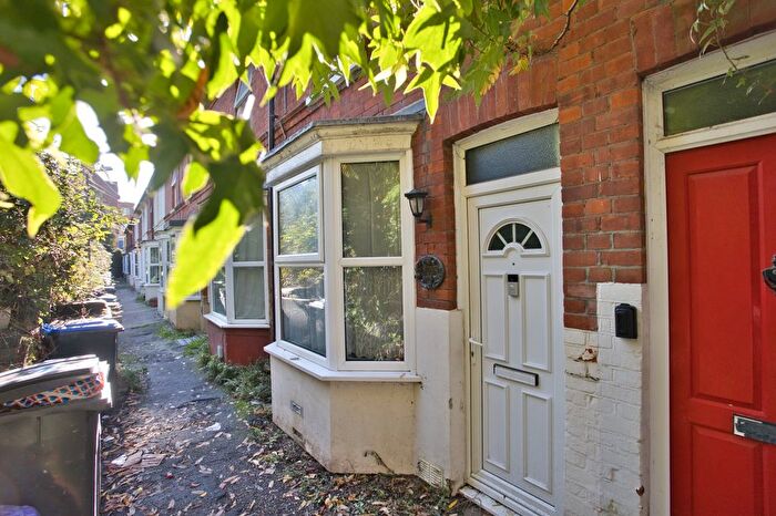 2 Bedroom Terraced House For Sale In Heathfield Avenue, Dover, CT16