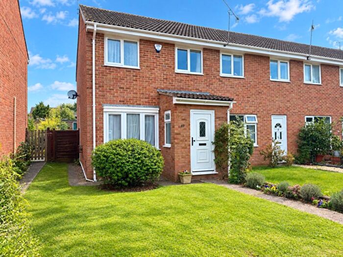 3 Bedroom End Of Terrace House For Sale In Shaftesbury Close, Nailsea, North Somerset, BS48