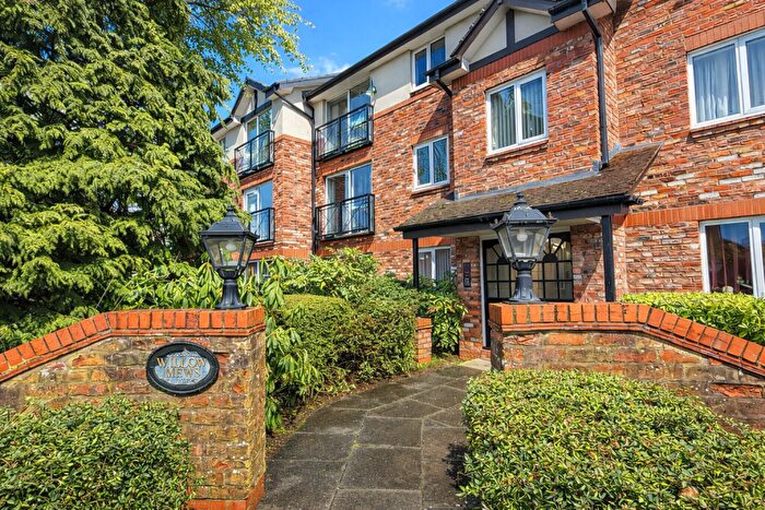 2 Bedroom Flat For Sale In Home Farm Avenue, Macclesfield, SK10