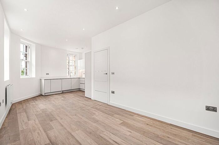 1 Bedroom Flat To Rent In Mare Street, London, E8