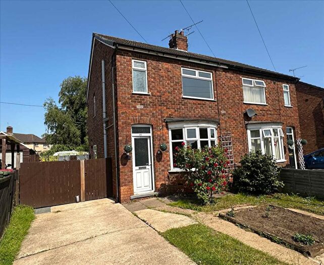 3 Bedroom Semi-Detached House For Sale In Bushfield Road, Scunthorpe, DN16