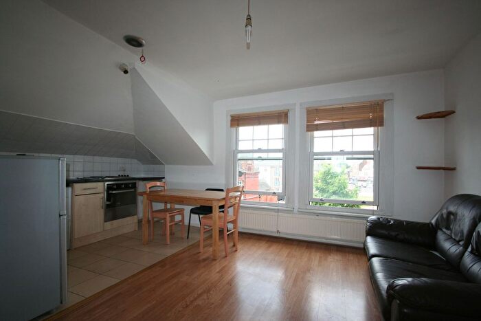 1 Bedroom Flat To Rent In Streatham High Road, London, SW16