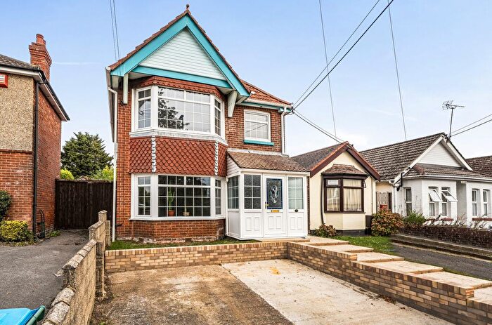 3 Bedroom Detached House For Sale In Wimpson Lane, Southampton, Hampshire, SO16