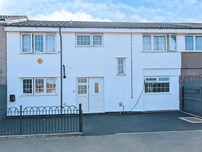 5 Bedroom Terraced House For Sale In Neatshead Garth, Bransholme, Hull, HU7